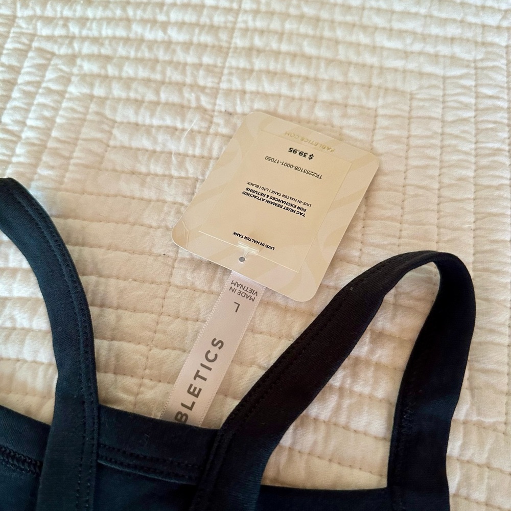 Black Racerback Tank Top Fabletics ‘Live-in halter tank top’ basic - Picture 6 of 6